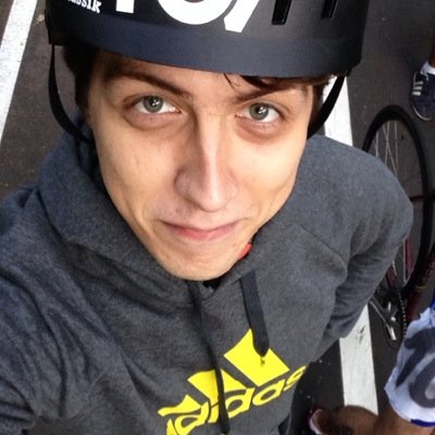 Крепкий орешек). Работаю в @yandex. Сделал @PostHTML
Ушёл в телеграмм канал https://t.co/nmvvJffkqY