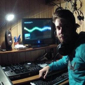 Amante de la buena musica electronica y no las modas de mierda actuales