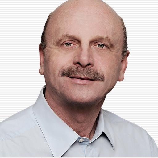Advogado e deputado federal pelo PMDB de Santa Catarina