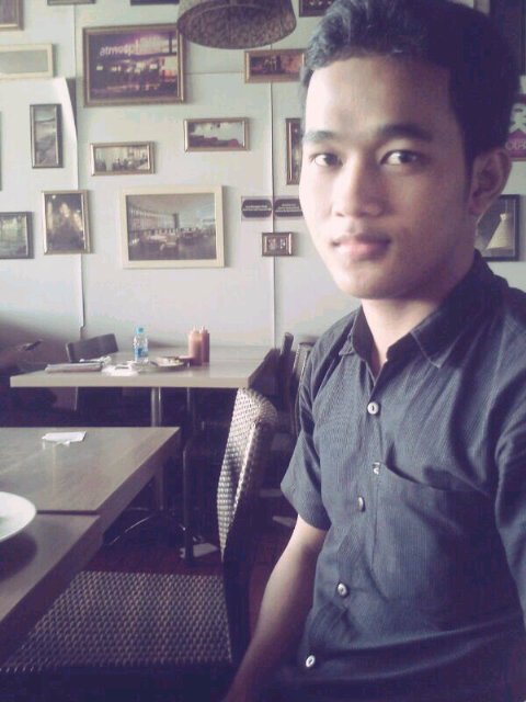 @ayatquran .hanya seorang teknisi. Berusaha menjadi yang terbaik. Satu shaff didepanmu :) @Diaan_DS's