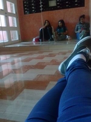 I am from Spain. I have 16 years old. I wanna move to LA. Instagram--- FATIINEGG
