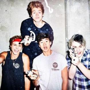 5 Seconds of Summer live 2015: 16.05. Berlin, o2 World 17.05. München, Olympiahalle 18.05. Oberhausen, König-Pilsener-ARENA