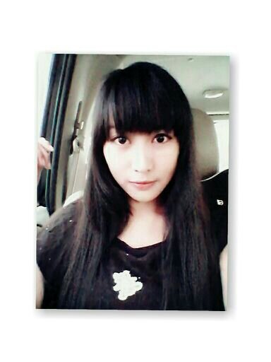 maulita_tika's profile picture. colleger, singer, fashion designer.