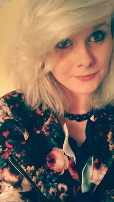 Oh hi there -I'm a freelance graphic designer in the making! Rock &metal are my type of music.