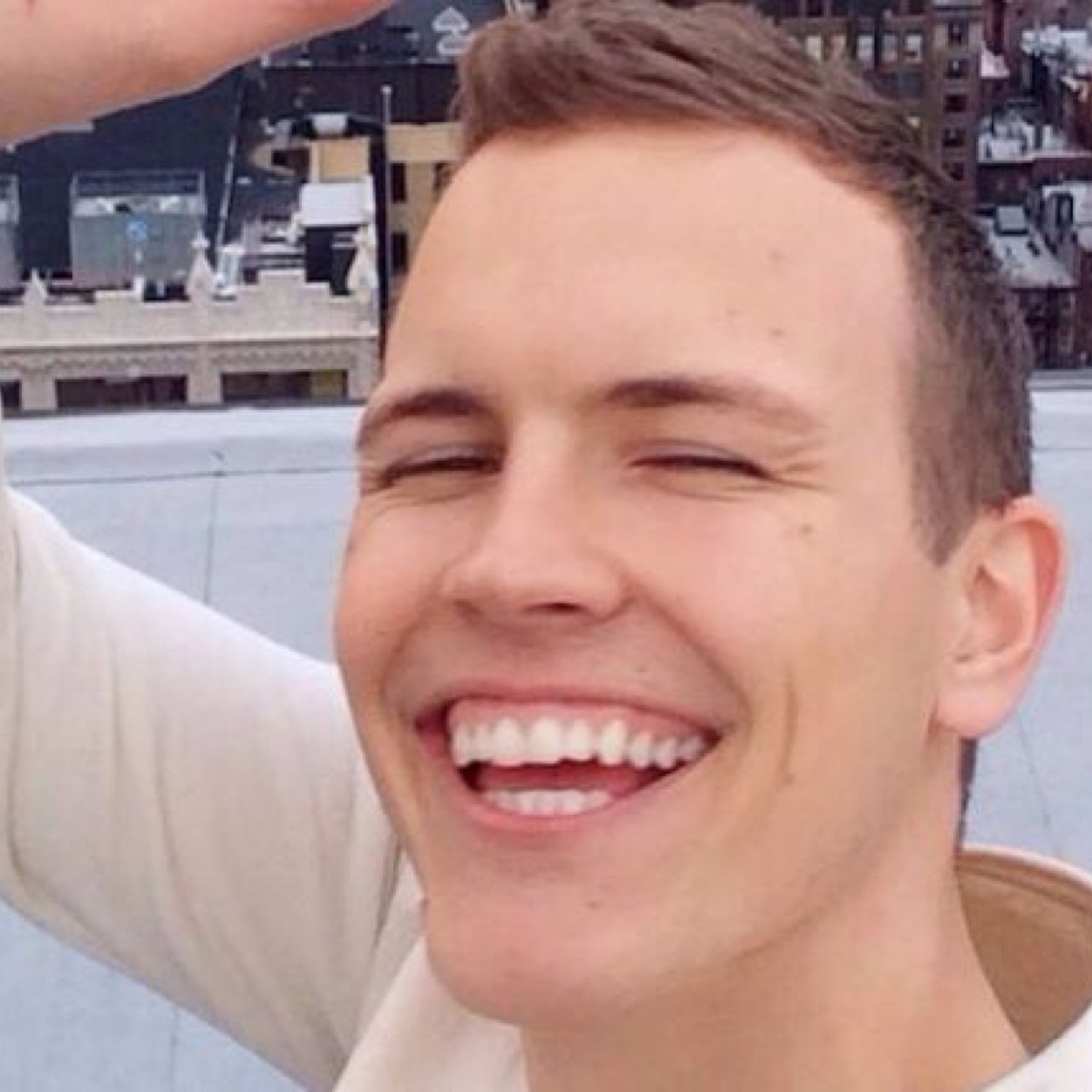 jerome follow me please - instagram: @jerhomiees • ~ • jerome favorized my tweet