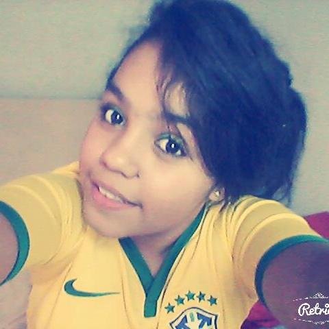 Amo Futebol,sou Belieber,gosto de humor e etc...