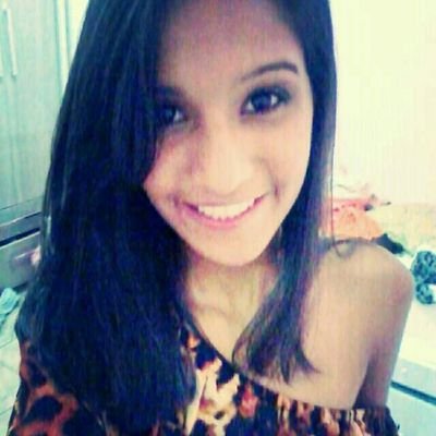 Chata , Amo chocolate, u.u² , 14 aninhos *-*, carinhosa , sensível ,  - I'm crazy- Me seguindo sigo de volta--.