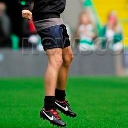 i just really love louis' thighs            follow my main account @chronicallyzayn i follow back also just ask and ill dm you to 3/4 (:
