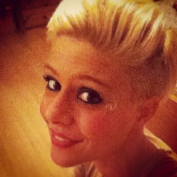 flaashxlove's profile picture. L'amour n'est pas l'amour lorsqu'il se fane lorque son object s'éloigne, quand la vie devient dure, quand les choses changent, le vrai amour reste inchangé.