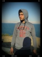 ‏لو كان حبي شجراً ..
لكنتُ يا حبيبتي
غطيتُ وجه الأرض بالأشجارْ
لو كان حبي مطراً
أغرقت هذا الكون.. بالأمطارْ ..     احبك ياسورية