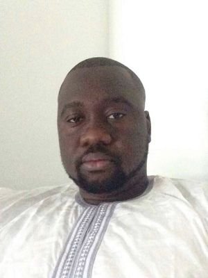 Dex c mon vrai blaze jne sui pa ce negro basic qui poura crevé pour 1follower g grandi ds les rue de Bamako.interdi de -18 ans