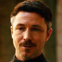 Consejero de la Moneda.
Señor de Harrenhal.
Señor Supremo del Tridente.
Lord Protector del Nido de Águilas y del Valle de Arryn. #SpanishFakeWesteros