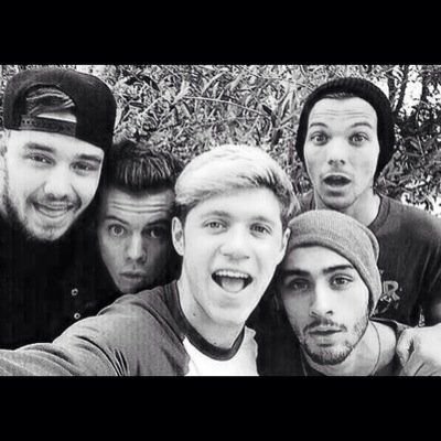 Since you are one of the hottest fan girls in the history, @admirablyzayn would be happy if she could get a follow from you