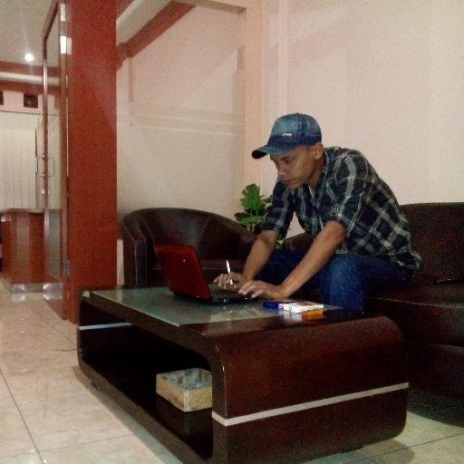 Hidup memang penuh warna warni, Tpi  warna warni tersebut kita yang menentukan :)