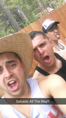 ROBERTOCSALCEDO's profile picture. FAMILY, FRIEND, HOOKAH, ALCHOOL, CIGS, AMECA MX.