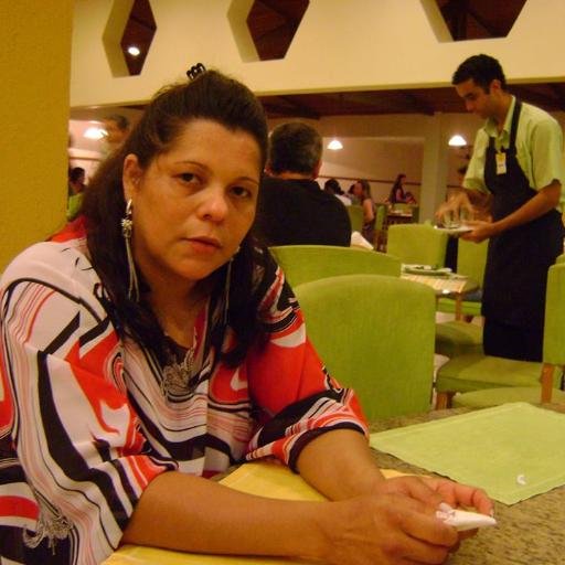 Mulher, brasileira.