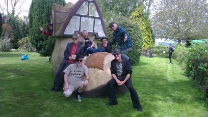 Energetic, upbeat, unique and genuinely live, you'll realize a whole new party experience with Beggars' Belief. To book us, please call 07593 248050