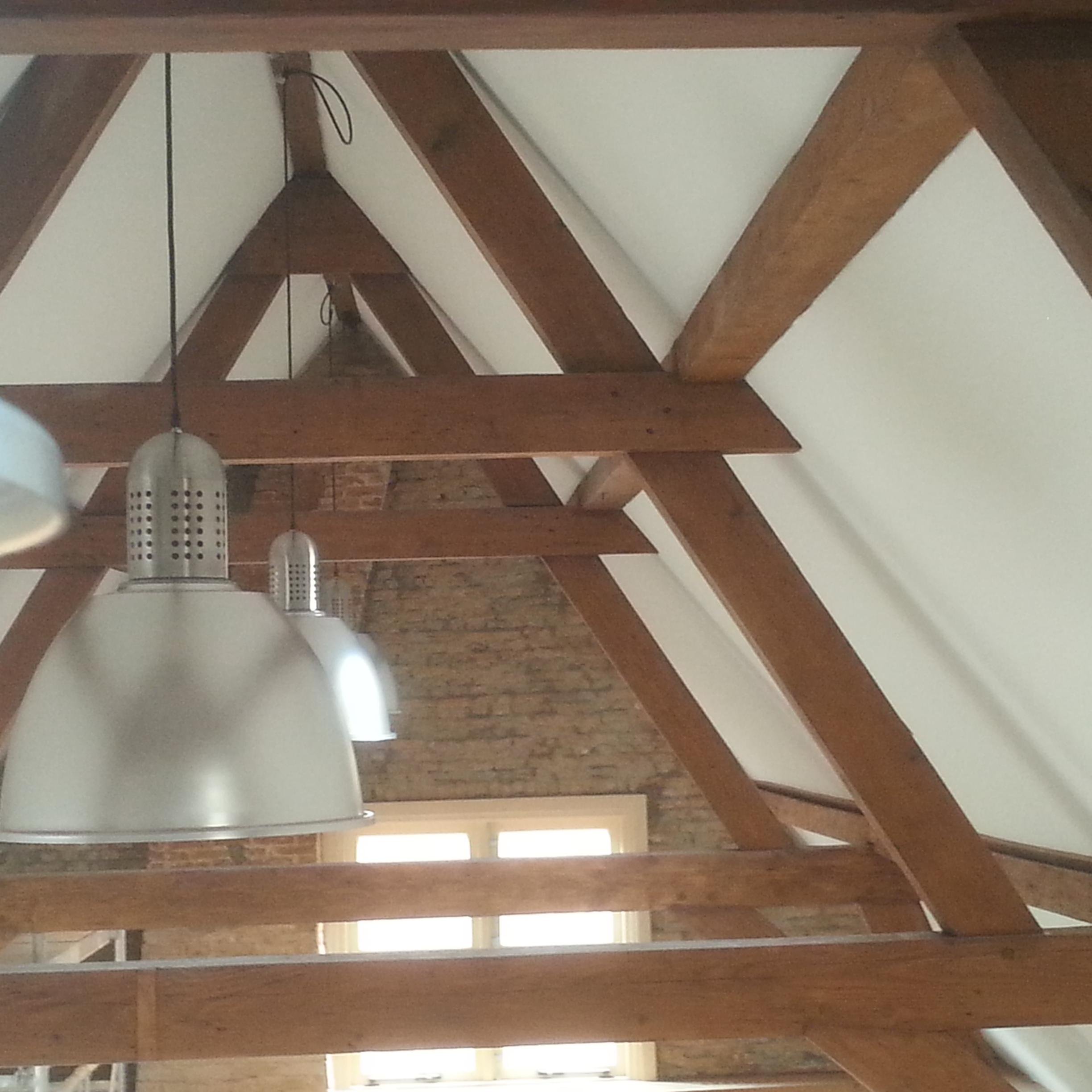 De Lampen ontwerper realiseert al uw lampideeën, van de meest uiteenlopende materialen.