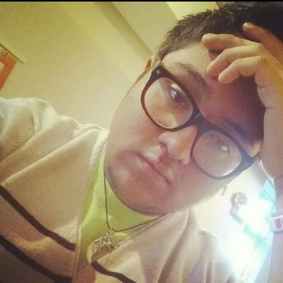 I'm that weird kid who sits in the back of class!
Instagram: @omgjorgeactually
#mexican
#scorpio November 5
#collegestudent
#Dork