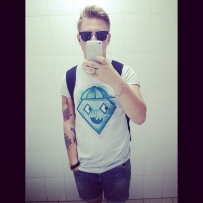 EvgeniyYES's profile picture. 