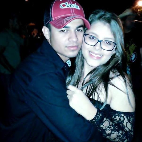 Não escolha a pessoa mais bonita do mundo. Escolha a pessoa que faz do seu mundo o mais bonito! (((;