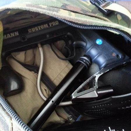 Peliliike Paintball on pieni päijäthämäläinen värikuulailua harrastava porukka, jonka metsäseikkailuihin olet tervetullut.