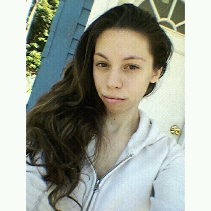 Mikki | 22 | Avid Belle Vex Fan | Workaholic. When I'm not working one job, I'm working another.