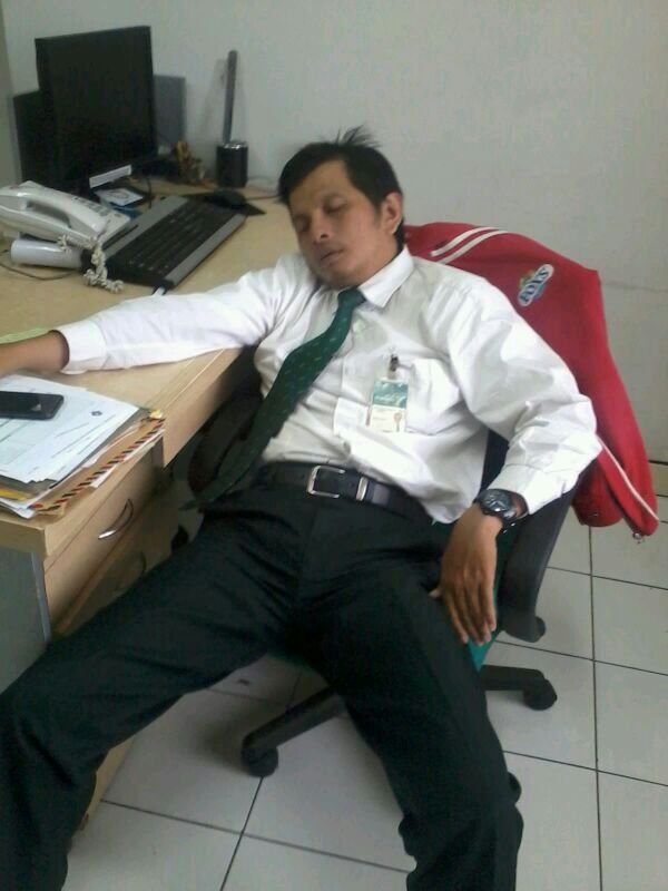 Pelaku ekonomi mikro syariah Heavy metalism, rock n roll never die...Die hard.