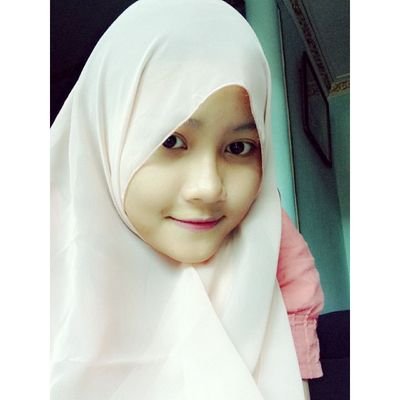 putriDC's profile picture. 