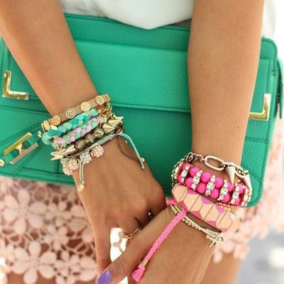 Twitter dedicado a las amantes de la moda. Si te gustan mis tweets dame RT o FAV. Si tienes dudas sobre como combinar tu ropa, mencióname, soy tu consejera!