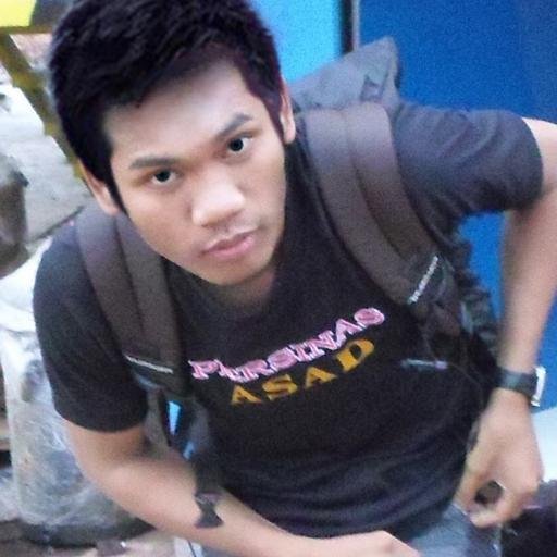 didepan ortu alim...  depan cewek sok bijak...  depan temen jadi gila... :v :v
instagram : @norsupri