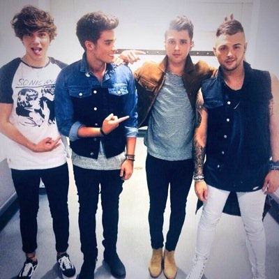starbuckshxlley's profile picture. I may not know much, but this feels like love✌️ Olly follows Jaymi/4