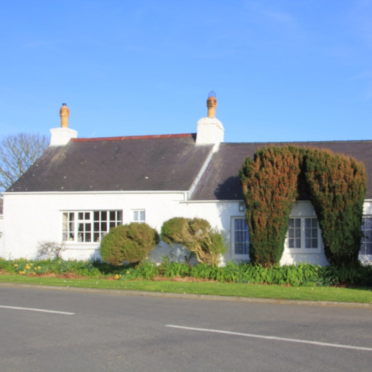 Holiday Cottage Sleeps 6/7 recently refurbished lovely tranquil location only a short walk from Church Bay.