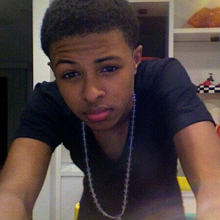 Who says diggy simmons is boring well then u were born yesterday coz he rocks the stage so nice I first saw him at MB(mindless behavior) I was like damn