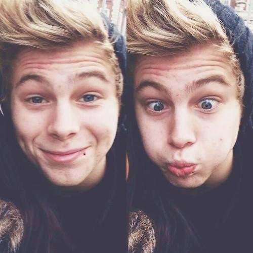 he definitely loves you, don't ever forget ♡