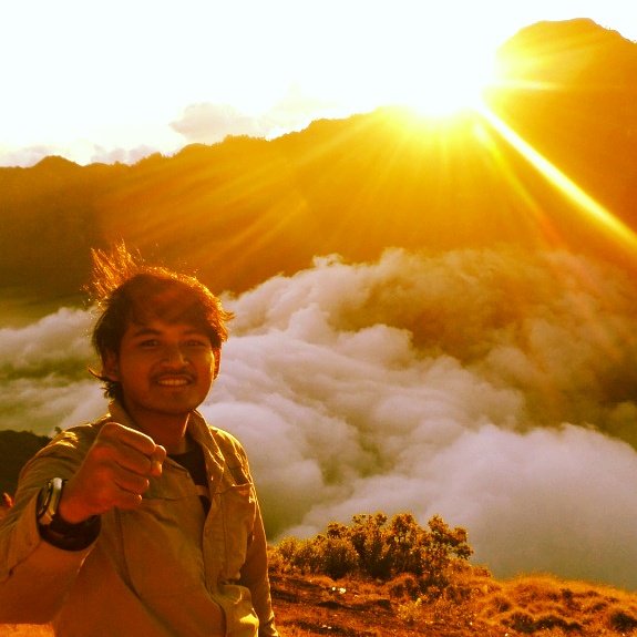 Masih menjadi traveler, mountaineer, & photographer yg amatiran | MORE ACTION