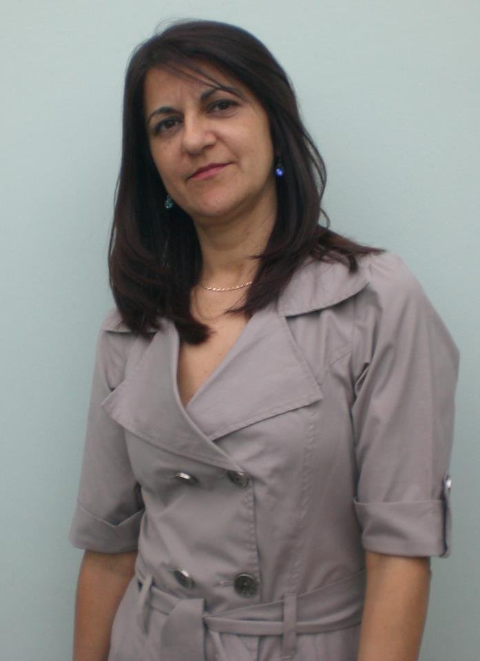 Sou consultora Natura em Sete Barras, 
VENDO A VISTA e dou um %descontinho%.