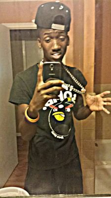 Imma Young Rich Nigga .
Real Asf
Funny asf 
Rapper/Singer/Comedian