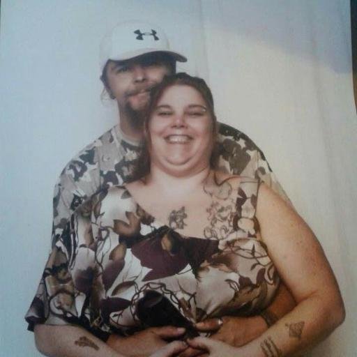 I love my family and I love camping and anything to do with warter and movies and muddling and more . I am also a wife and mother. ♡♡♡♡♥♥.I luv @hippie_tom