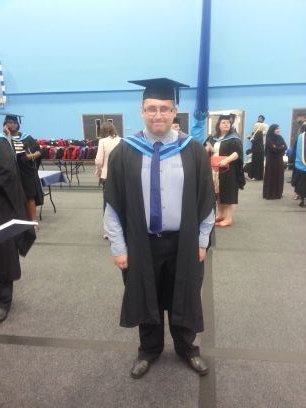 Sunderland fan. 2.1 Masters in Forensic and Analytical Science looking for job. I lgo to real ale festivals when I can. Whovian