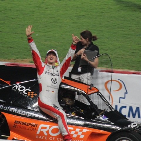F1、音楽等と日常。シューマッハ。リカルド。ニック。B'z熱激しく再燃中。2018年初ライブ。アラフィフ独女。