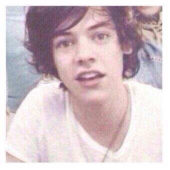 • follow @hellyeahorann bc i gave you a free follow •