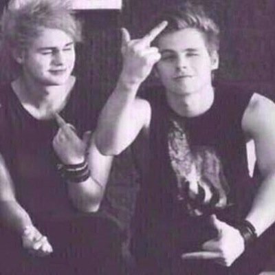 hi! 
 @punkcliffrxd 
gave you a free follow, so please follow her back! thanks and ily!