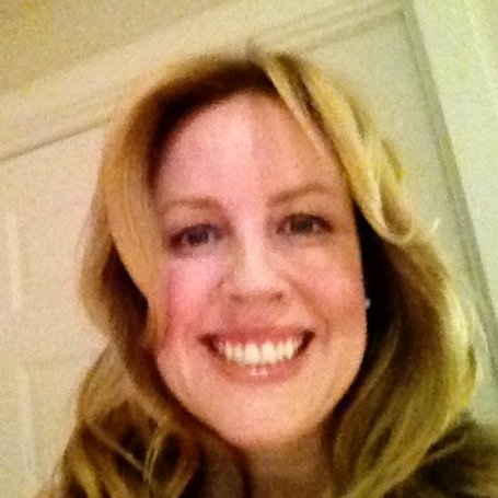 Irish American. Bostonian with short stints in London and DC. Love running, traveling and pop culture.