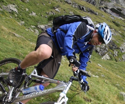 IT guru, likes the outdoors and sports, geocaching, gadgets - thats me!
