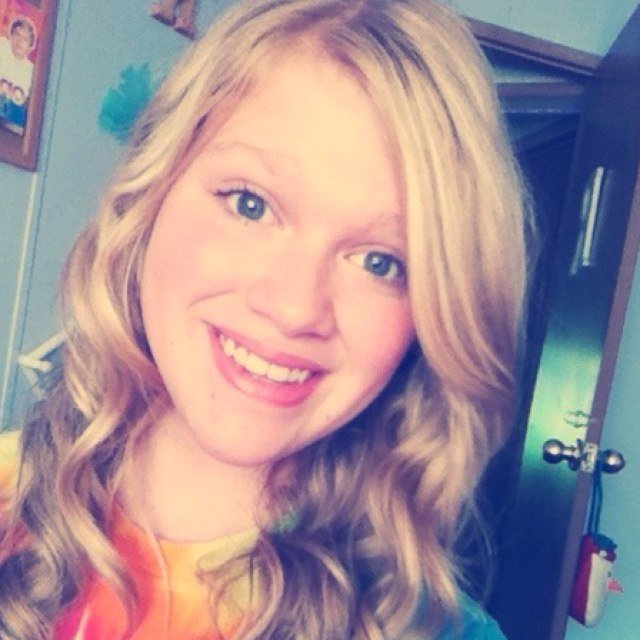 Raeannasavage's profile picture. ~~Raeanna Savage~~
                         ~im 14~
                         ~taken~
  ☀Make your own memories dont wait