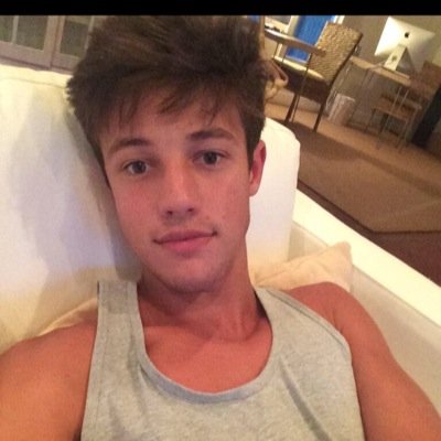 Follow @woahh_dallas!