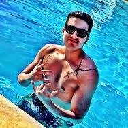 Eu me sinto protegida quando estou com voce,mesmo q a gente só se encontre em sonhoos @luansantana ♥ since 25-01-12 @luansantana seguiu: dia: _/_/_/