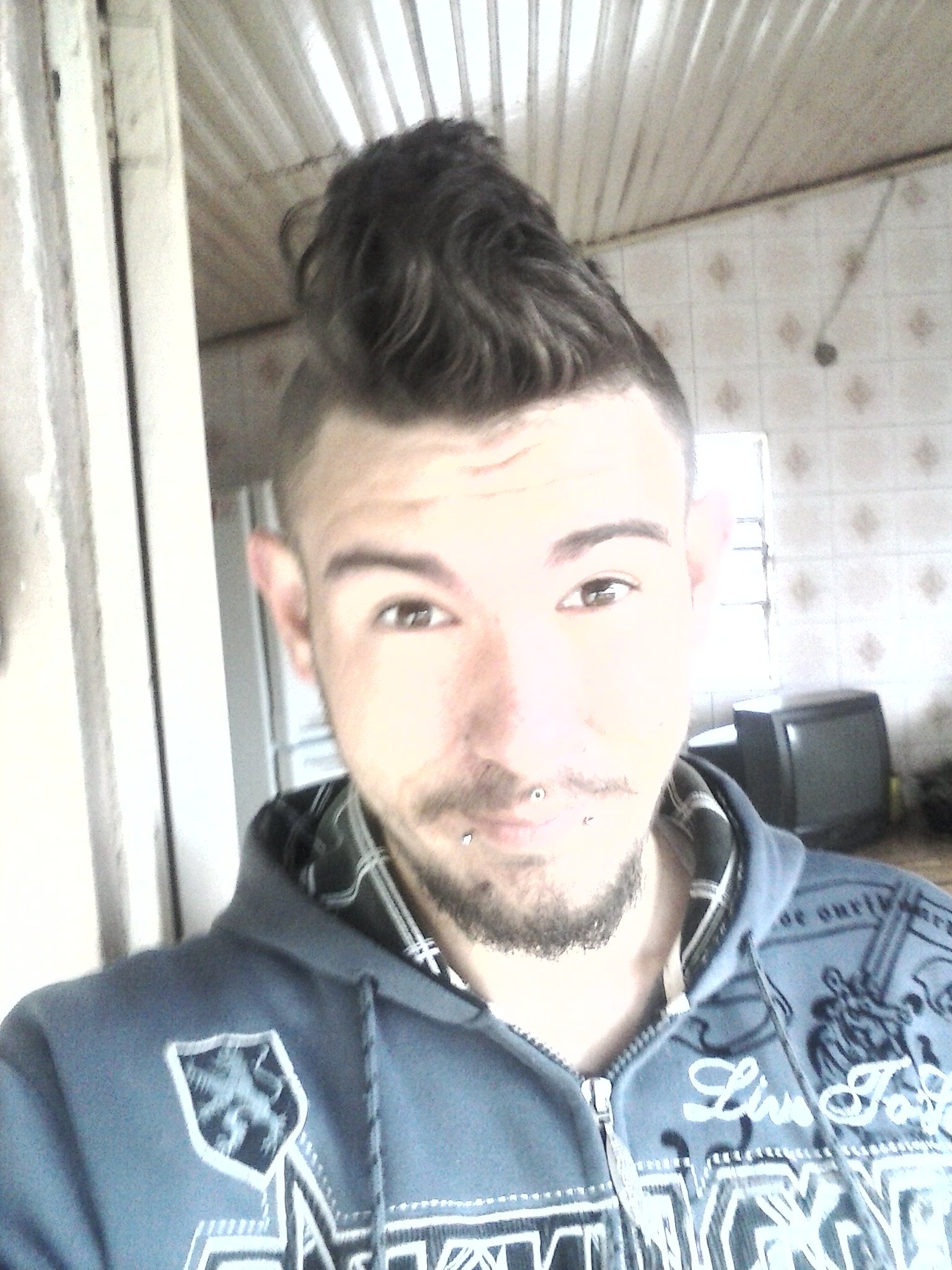 Agora um menino mais sério :P ehuehe