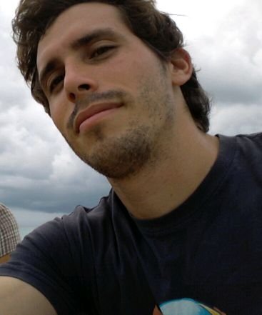 Graduado de la UCI en Cuba. Fundador de la comunidad de Mozilla en Cuba (Firefoxmanía) y su sitio.